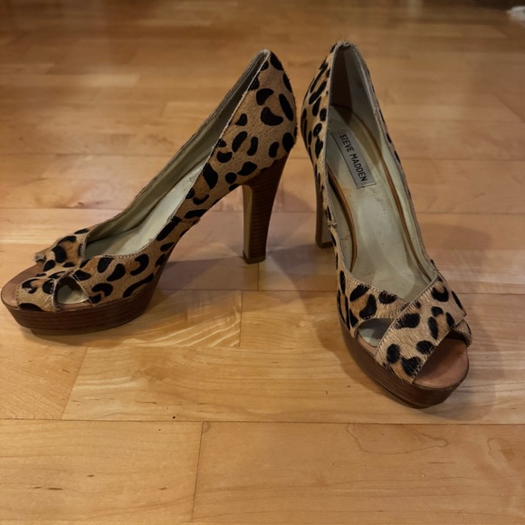 Steve Madden Leopard Print Peep Toe Heels - Picture 3 of 5